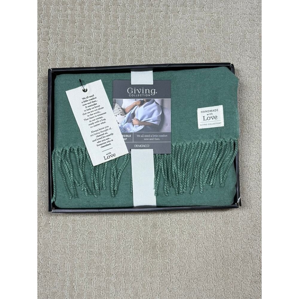Demdaco Handmade Giving Collection Reversible Wrap Green Fringe Shawl NEW - Picture 4 of 7